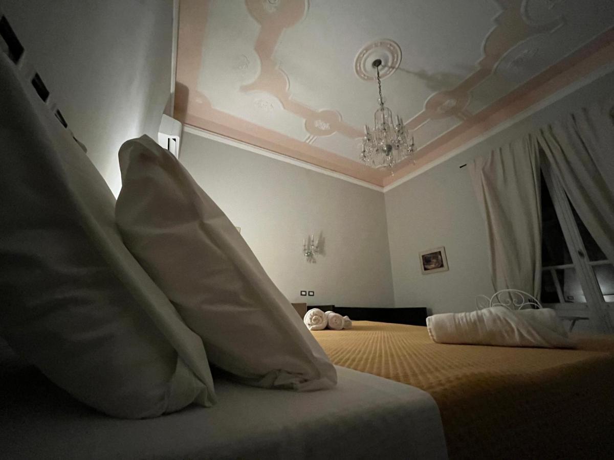 Epoque Bed And Breakfast เมสซีนา ภายนอก รูปภาพ