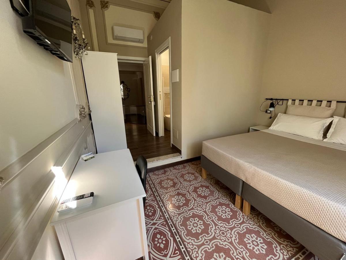 Epoque Bed And Breakfast เมสซีนา ภายนอก รูปภาพ